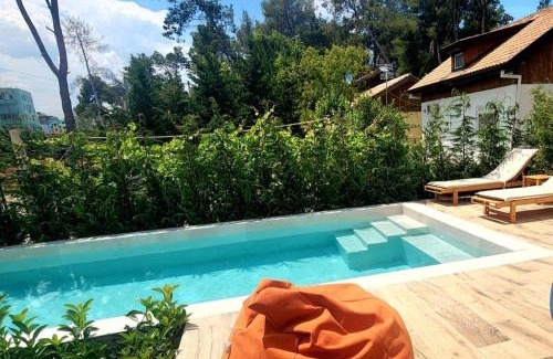 Golem House | PineTrees Beach House with swimming pool