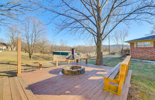 Pineville House | Pineville Home with Fire Pit Less Than Half-Mi to Elk River!