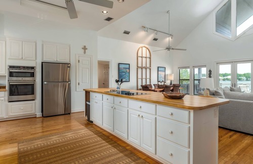 Sawgrass Pointe House | Pink Palace | Nightly availabilities for fall/winter