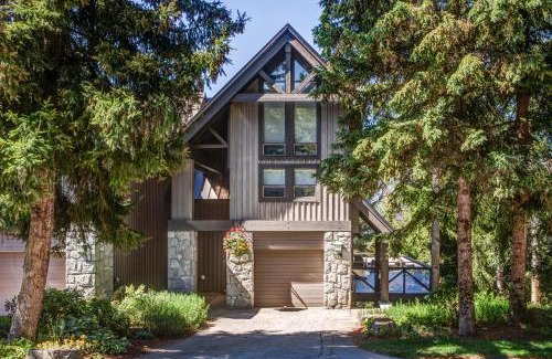 Upper Village House | Pinnacle Ridge 05 - Ski In Ski Out, Private Hot Tub, Gas Fireplace