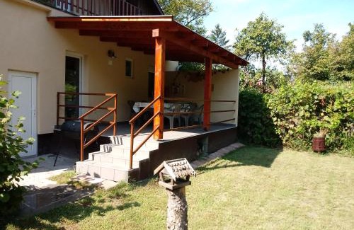 Lakitelek Apartment | Pintyőke Vendégház Tőserdő
