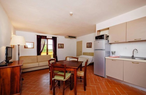Piombino Apartment | Piombino Apartment with Terrace