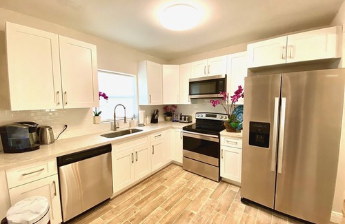 Dania Beach House | PIPER PALMS VILLA WELCOMES YOU!