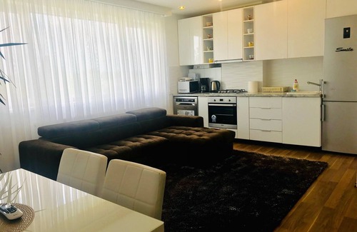 Pipera Apartment | PIPERA LAKE VIEW BRIGHT APARTAMENT
