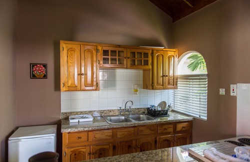 Runaway Bay Apartment | Pipers Cove - Runaway Bay