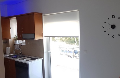 Nea Artaki Apartment | PiPi's House is located in Nea Artaki, Evia and has a balcony and sea views.