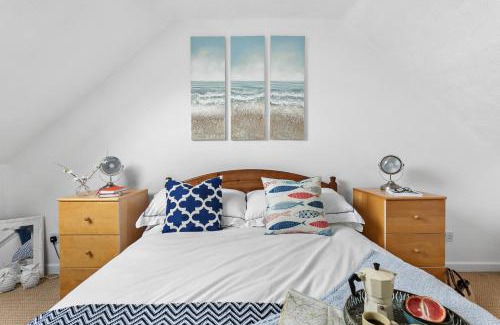 Malborough House | Pippin Cottage - Character Cottage with the spirit of the sea
