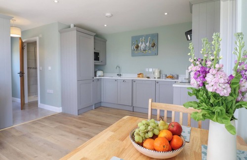 Saint Osyth House | PIPPIN COTTAGE, romantic, with a garden in St. Osyth