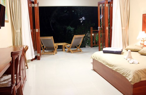 Praslin Island House | Pirogue Lodge