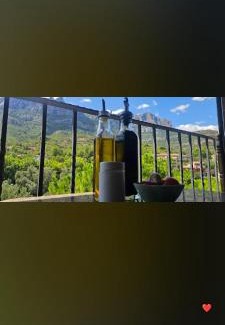 Monistrol de Montserrat Apartment | piso con desayuno incluido y vistas a la montaña.