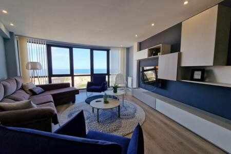 Llanes Apartment | Piso tríplex con increíbles vistas VUT2872AS
