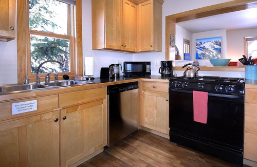 Crested Butte House | Pitchfork Place, Steps to free shuttle, Garage