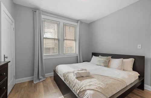 Mount Washington Apartment | Pittsburgh Skyline Views - Luxury 1 Bedroom