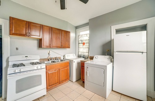 Ross Township Apartment | Pittsburgh Vacation Rental ~ 6 Mi to Downtown!