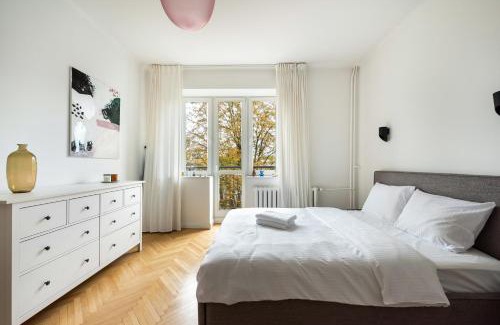 Zoliborz Apartment | Plac Wilsona Comfy Apartment by BookingHost