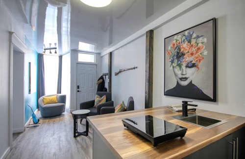 Saint-Roch Apartment | PLACE DES ARTS/ART'S PLACE