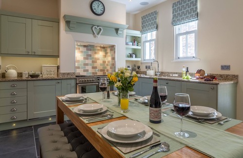 Fowey House | Place View is a delightful and traditional Cornish terraced cottage.