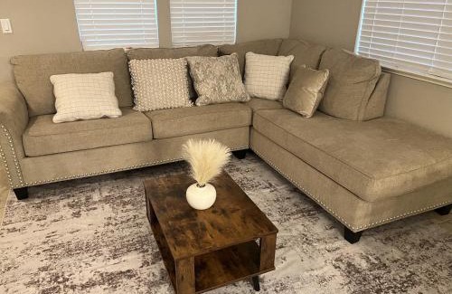 Pittsburg House | Placid Vibe Spacious 7-BR with Free Parking