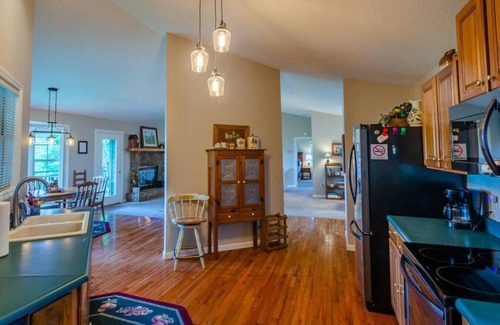 Franklin House | Placid View Mountaintop Home