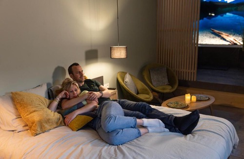 Lustin Bed & Breakfast | Plaisances, les plaisirs du bord de Meuse - Chambre d'hôtes avec baignoire spa