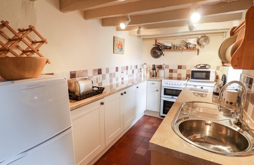 Trawsfynydd Cottage | PLAS ARENIG, with open fire in Trawsfynydd
