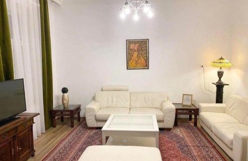 Tata Apartment | Platános Apartman Tata