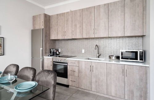 Mile End Apartment | Plateau Prime Residence