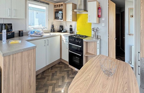 Layer Marney House | Platinum Caravan (Pet)