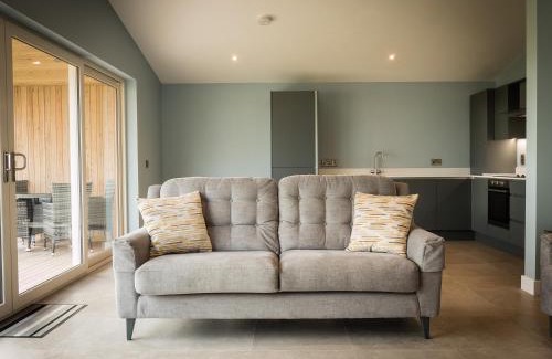 Enniskillen Ski Chalet | Platinum Lakeside Lodge at Mullans Bay