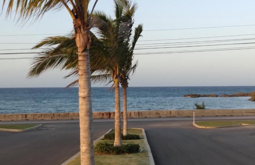 Lucea Bed & Breakfast | Playa Paraiso JAMAICA Bed & Breakfast