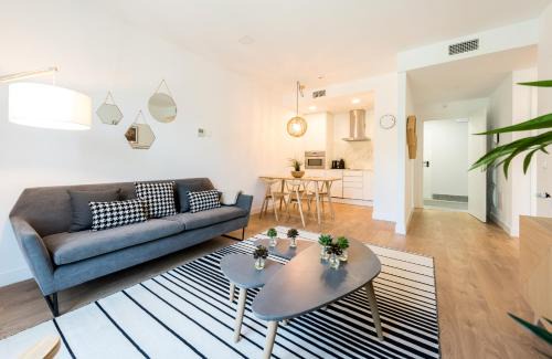 Moncloa - Arguelles Apartment | Plaza de España Skyline