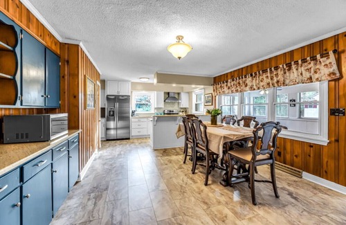 Greensboro House | Pleasant Acre -Charming and Spacious Home