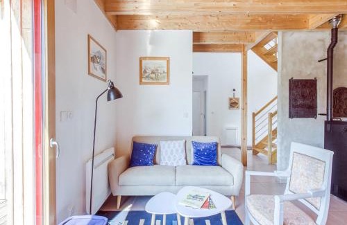 Challerange House | Pleasant Cottage in Challerange