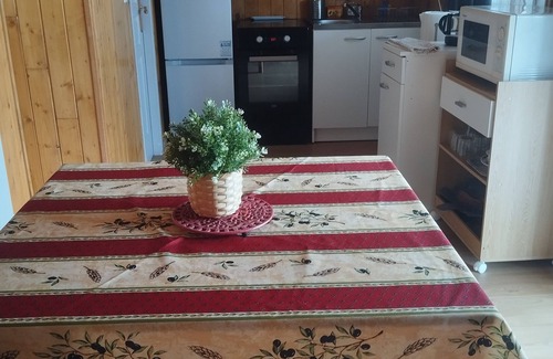 Ginasservis House | Pleasant cottage in an oak grove in Ginasservis