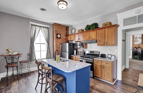 Germantown Apartment | Pleasant duplex with AC in The Highlands, Louisville - WiFi included