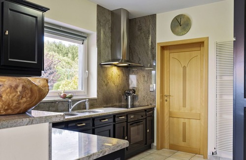 Noirefontaine House | Pleasant holiday home with recreation room
