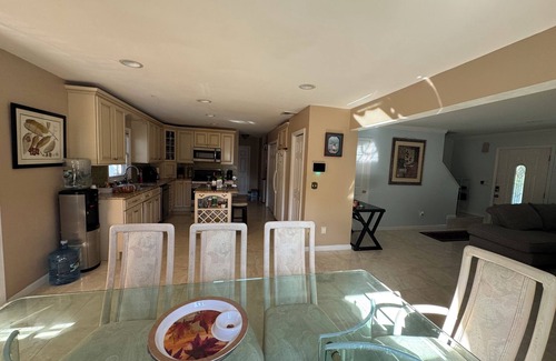 Shirley House | Pleasant house with AC in charming Shirley