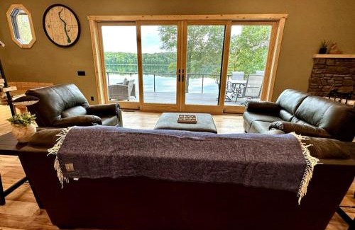 Osceola House | Pleasant Lake Bed and Breakfast