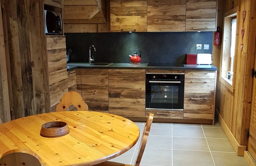 Les Praz-de-Chamonix Ski Chalet | Pleasant little chalet in a residential area of chamonix