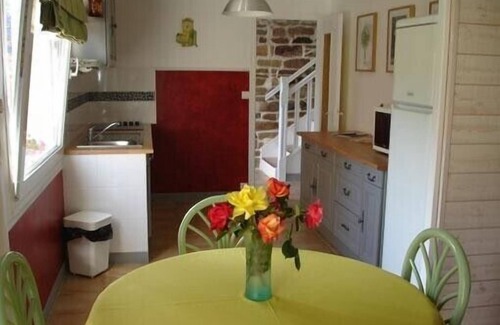 Fouesnant House | Pleasant lodging near beach and Cape Coz Centre FOUESNANT 1 Km