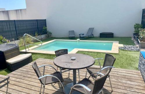 Juvignac House | Pleasant modern house t4 airco pool jacuzzi parking