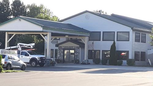 Newberry Hotel | Pleasant Moose Lodge