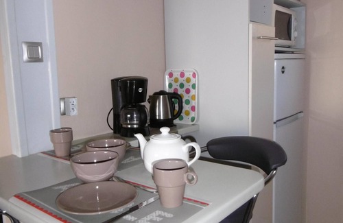 Saint-Pierre De La Reunion Apartment | Pleasant studio near beach and shops in Terre Sainte