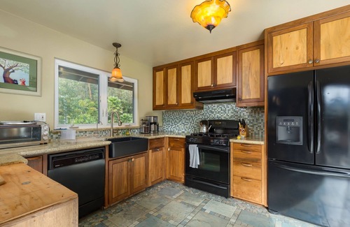 Opal Cliffs House | Pleasure Point walk to beaches and surf from charming, private and spacious home