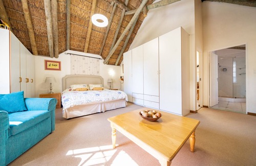 Steenberg Estate Cabin | Plotsklaps Self Catering Cottage