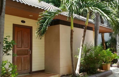 U Thong Hotel | Pluluang Mansion