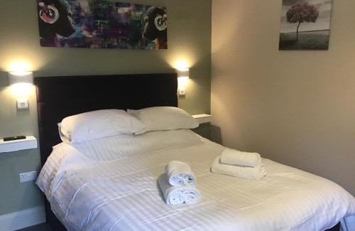 Milton Hotel | Plum Pudding