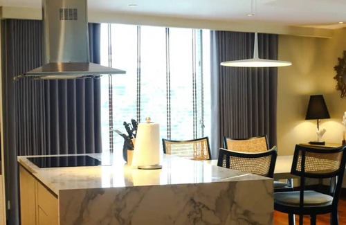 Downtown Apartment | Poblacion Penthouse Suite with Private Roofdeck