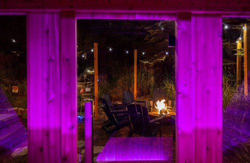 Lake Harmony House | Poconos Fall Foliage~2Sauna~HotTub~FirePit~GameRm~MiniGolf~MtnViews~EV Chr