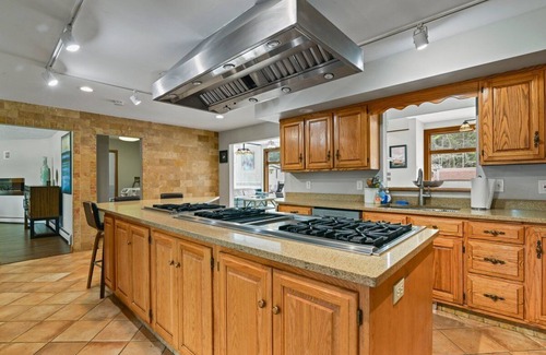 Blakeslee House | Poconos Luxury Mansion in the Greens 252